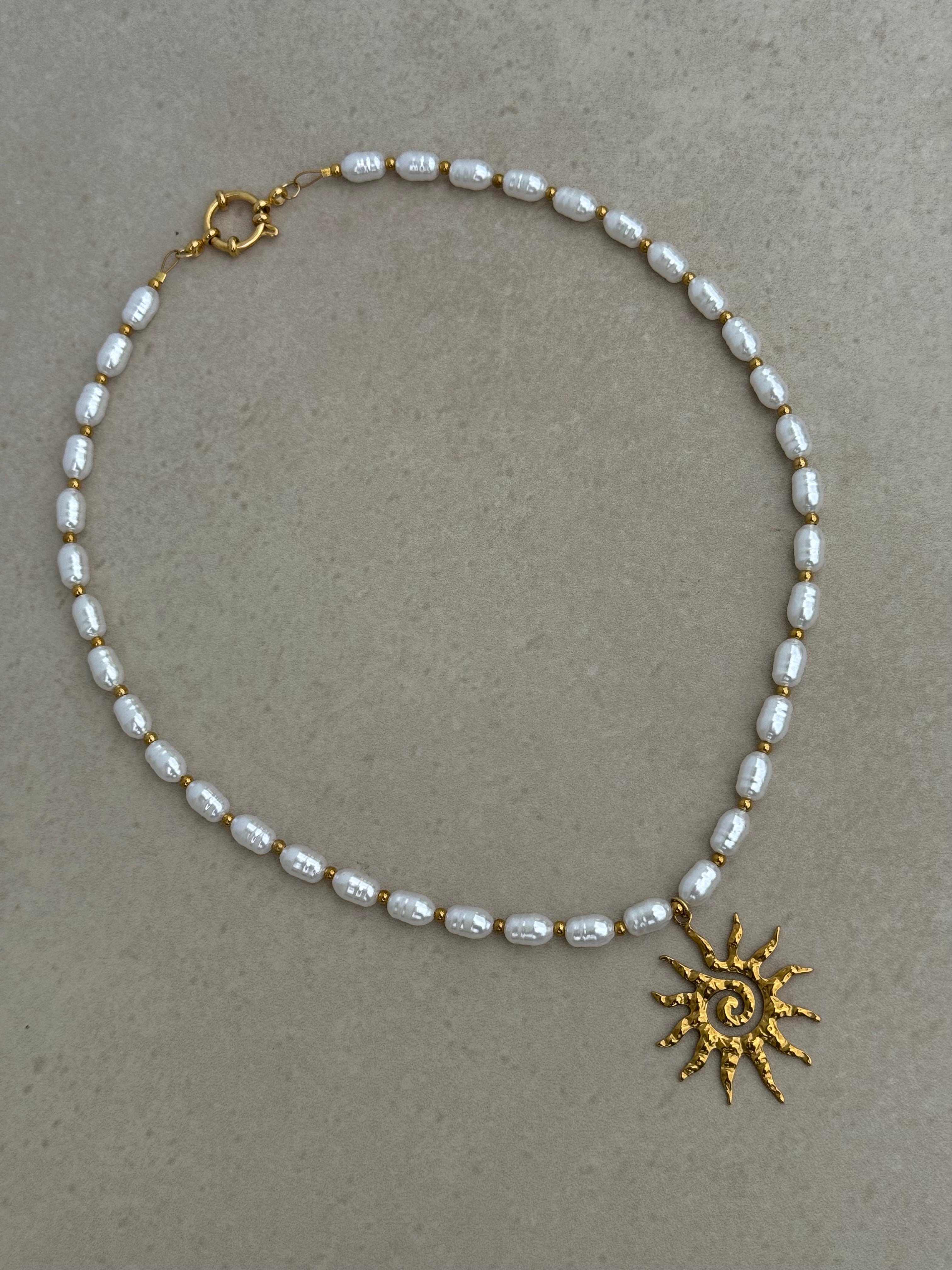 Solaris Necklace Pearl