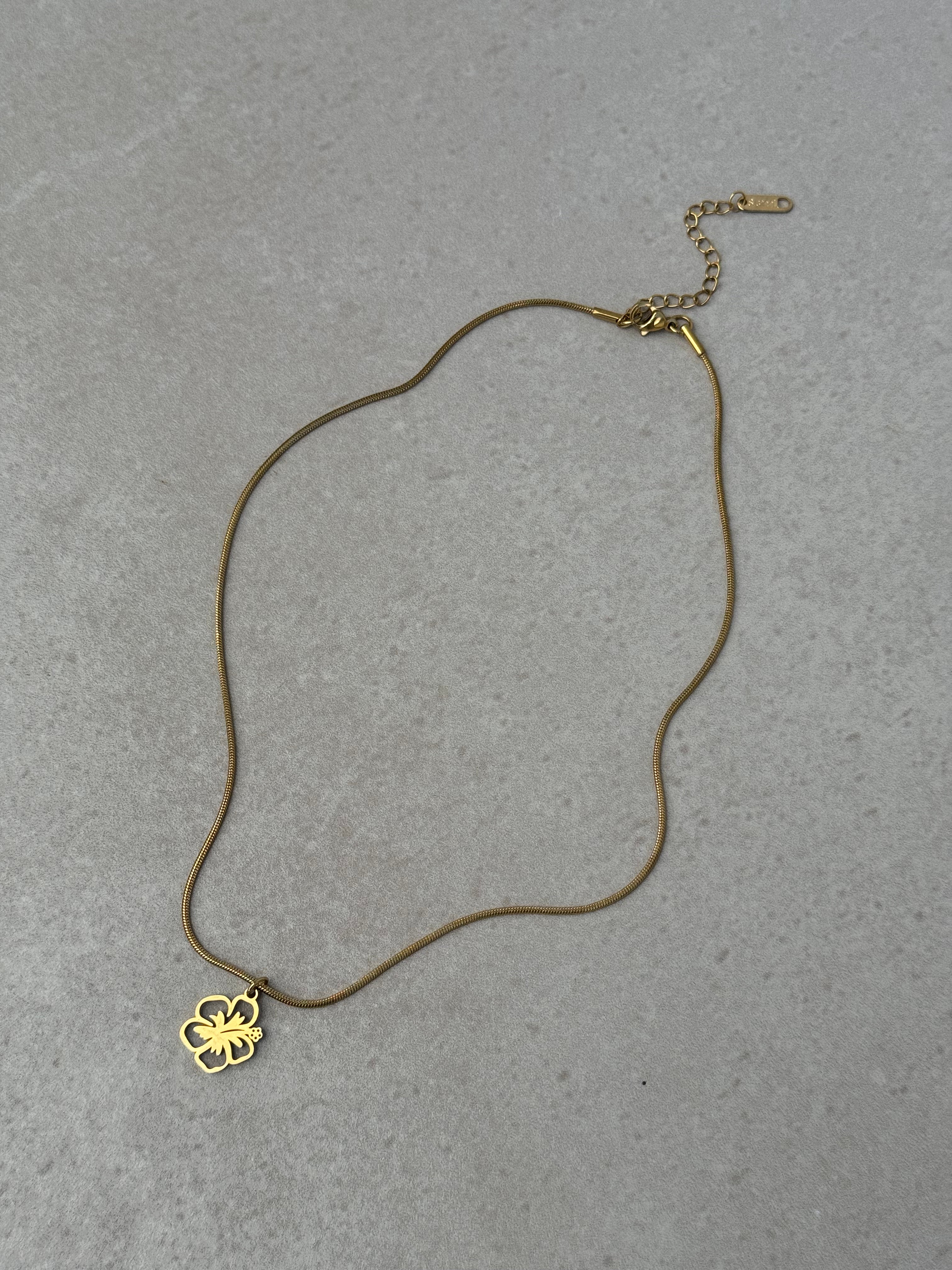 Island Bloom Gold Chain