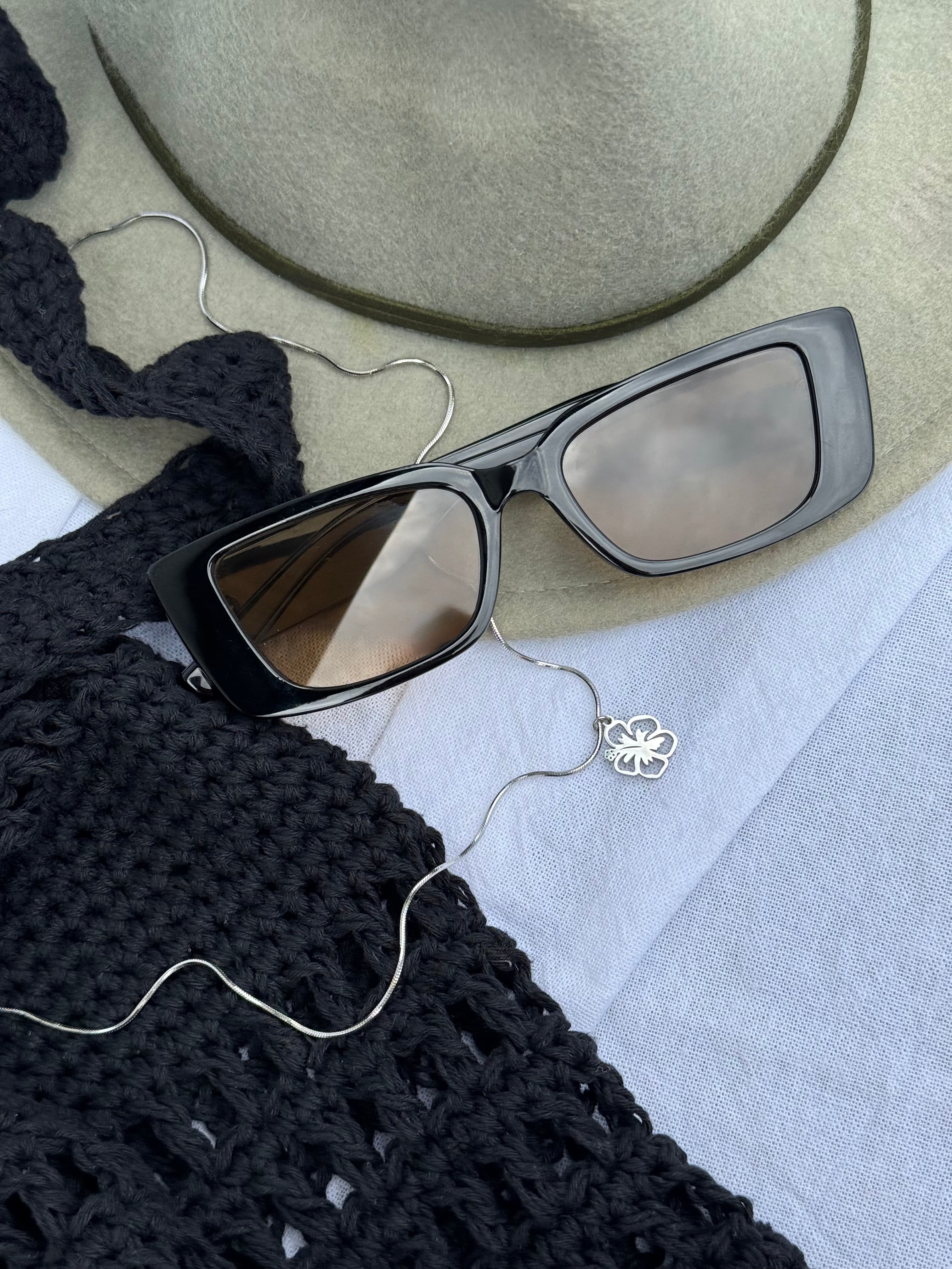 Island Bloom Silver Chain