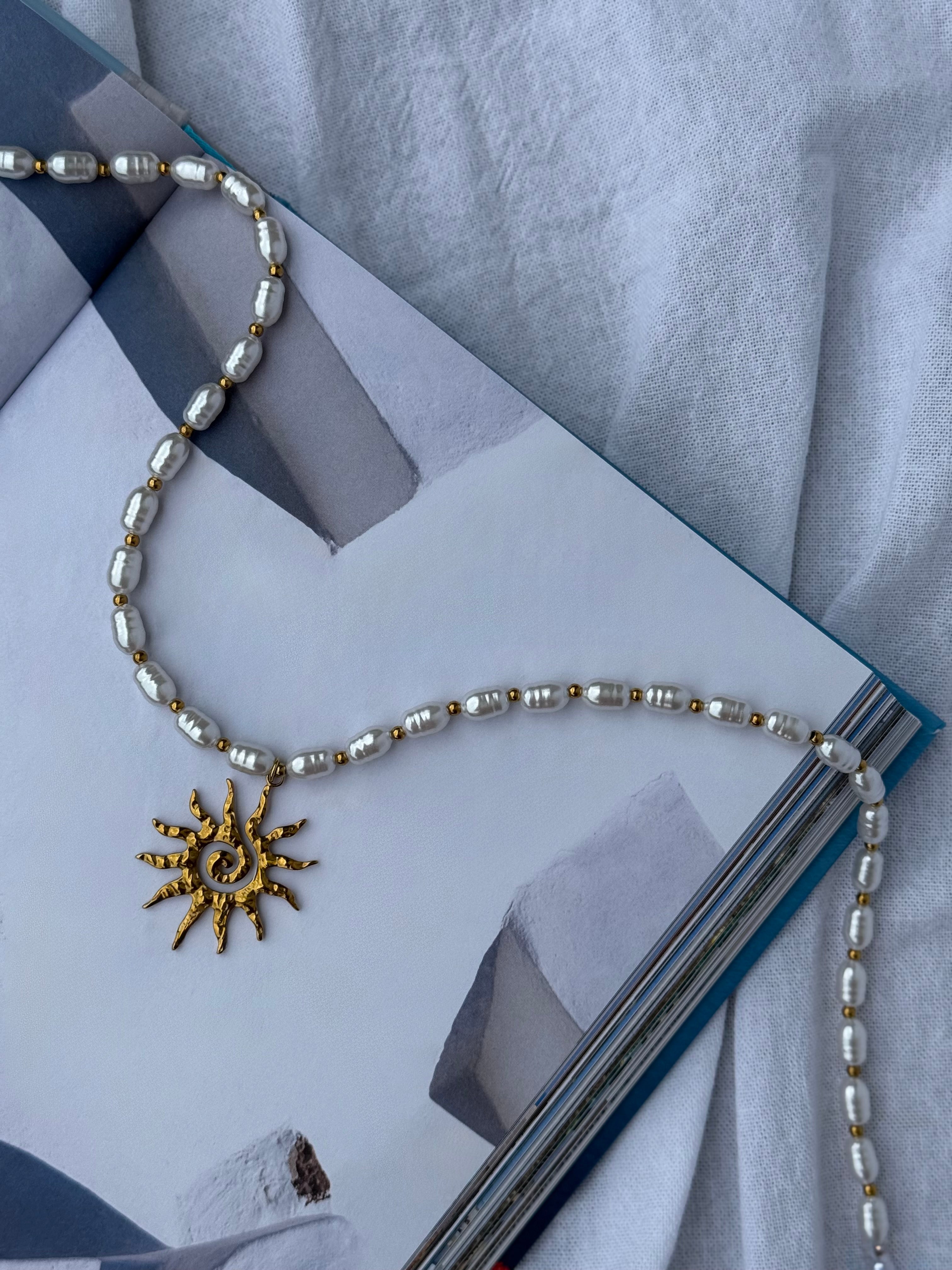 Solaris Necklace Pearl